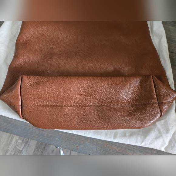 Cuyana Tall Easy Zipper Tote - Picture 4 of 8